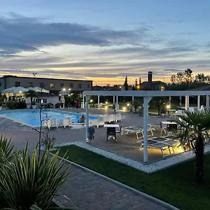 Bussana Hotel